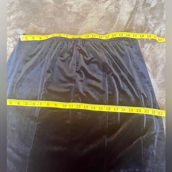 MSK womens size 16 Maxi Skirt Black Velour Pull On Flowy Modest elastic solid - Picture 5 of 9